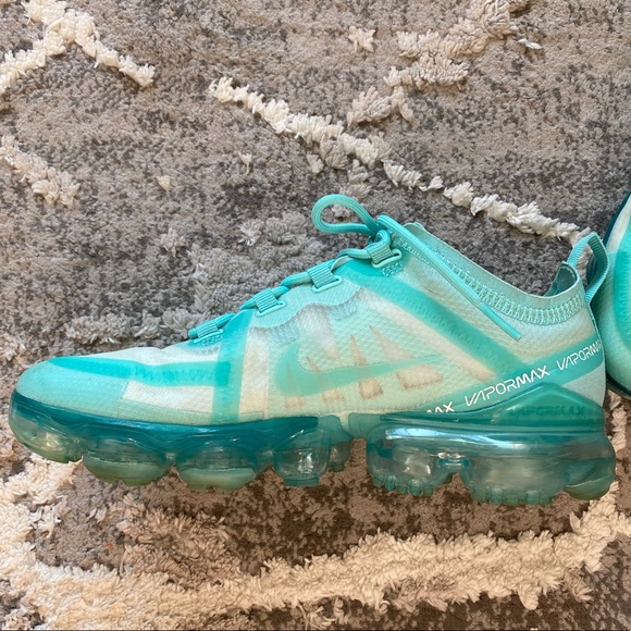 Nike VaporMax - Picture 3 of 10